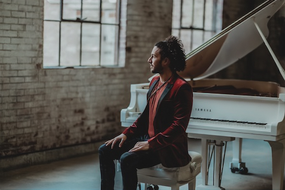 Emett Cohen, Photo by GabrielA GabrielAa