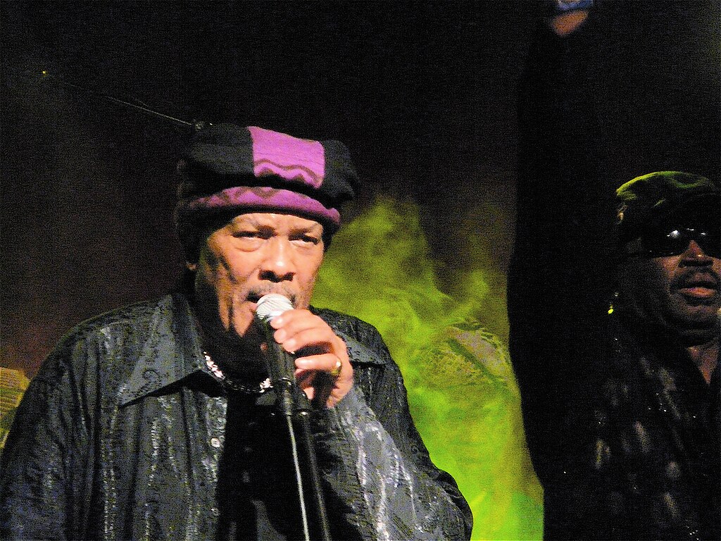 Roy-Ayers-artiste-américain-en-concert-au-Cabaret-Sauvage-à-Paris-le-22-juillet-2009